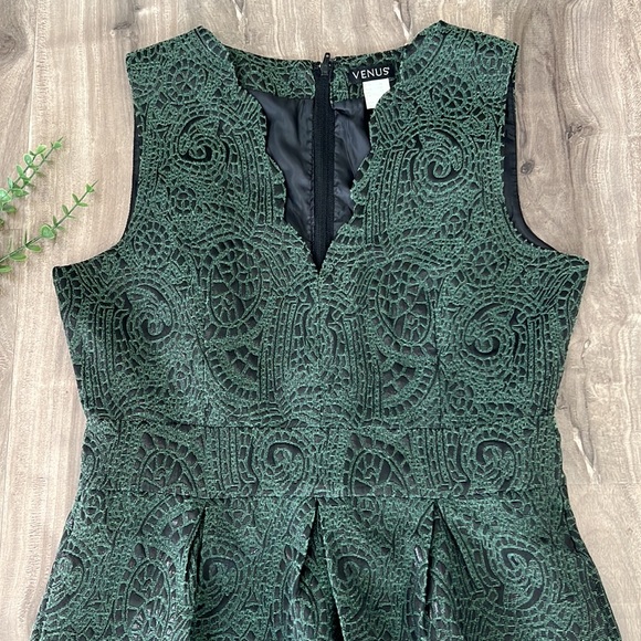 VENUS green patterned dress - like NEW - size 12 - ๐ - Picture 3 of 15